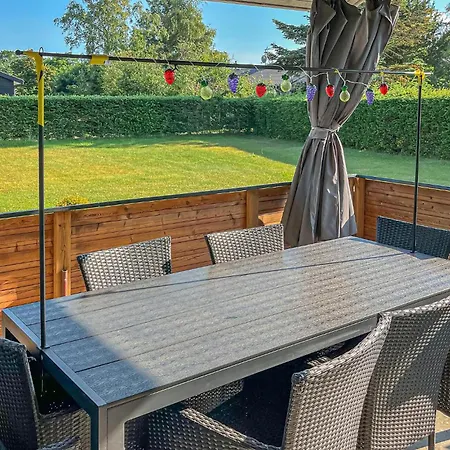 2 Bedroom Gorgeous In *