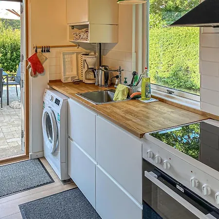 Dom wakacyjny 2 Bedroom Gorgeous In