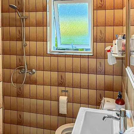 2 Bedroom Gorgeous In Feriehus